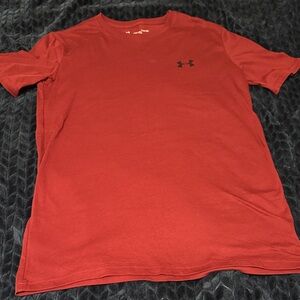 Under Armour Red Crew Neck Short Sleeve Athletic Tee